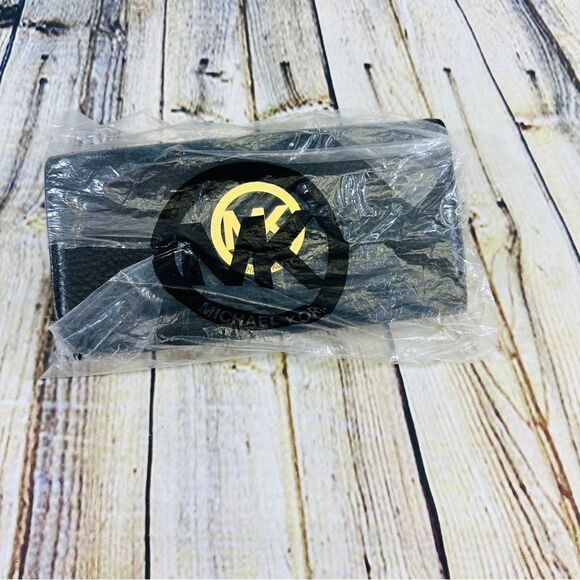 New Michael Kors Fulton Flap Continental Wallet Black Leather - Picture 2 of 5